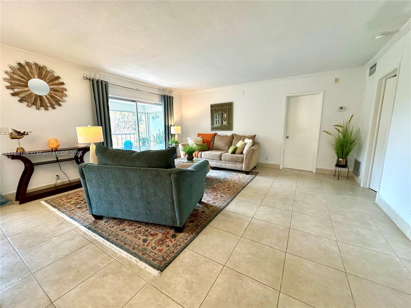 HILLCREST COUNTRY CLUB APT - Residential