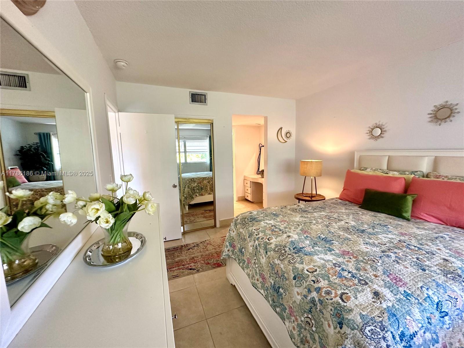 HILLCREST COUNTRY CLUB APT - Residential
