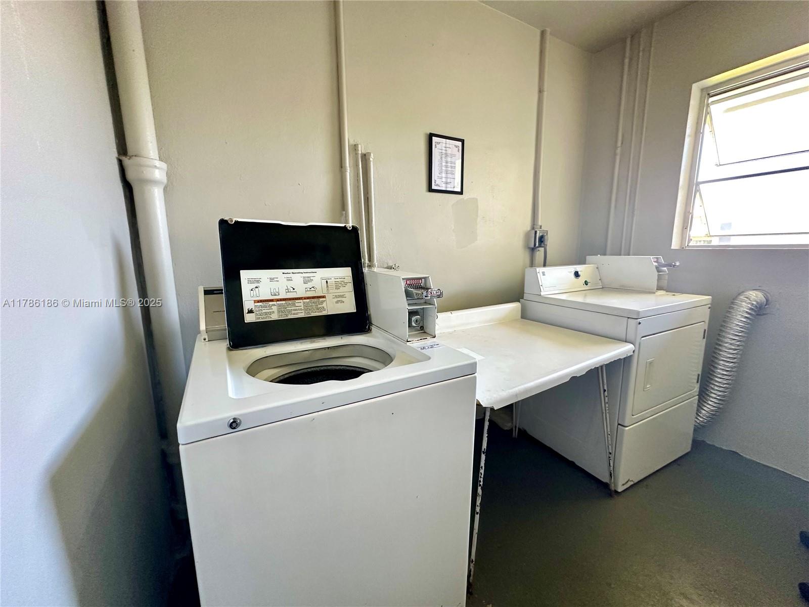 HILLCREST COUNTRY CLUB APT - Residential