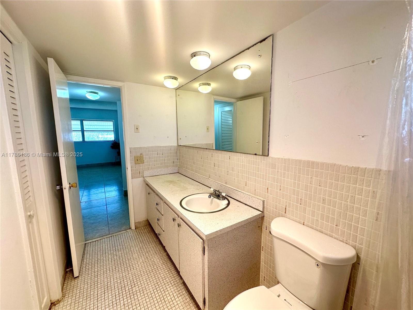 HILLCREST COUNTRY CLUB APT - Residential