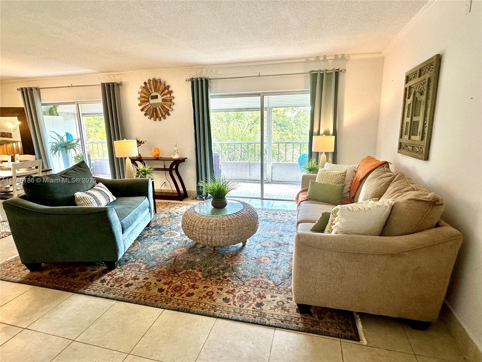HILLCREST COUNTRY CLUB APT - Residential
