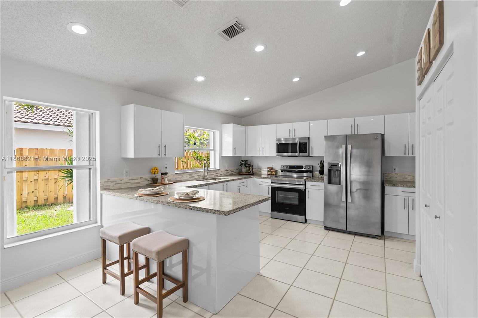 BANYAN OAKRIDGE PLAT - Residential