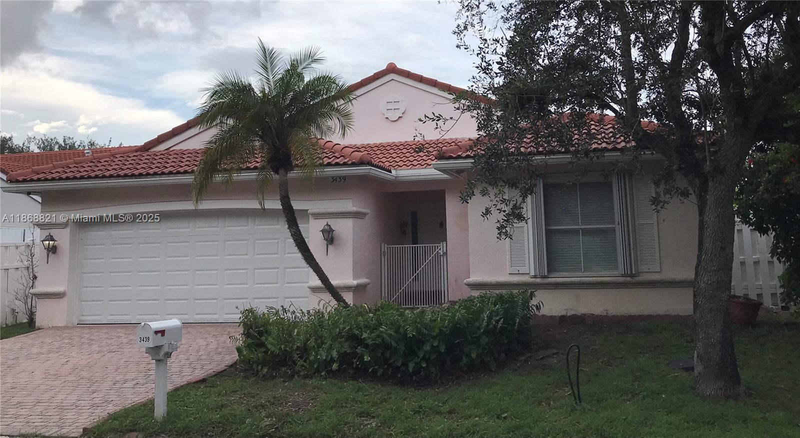 3439 SW 51st St