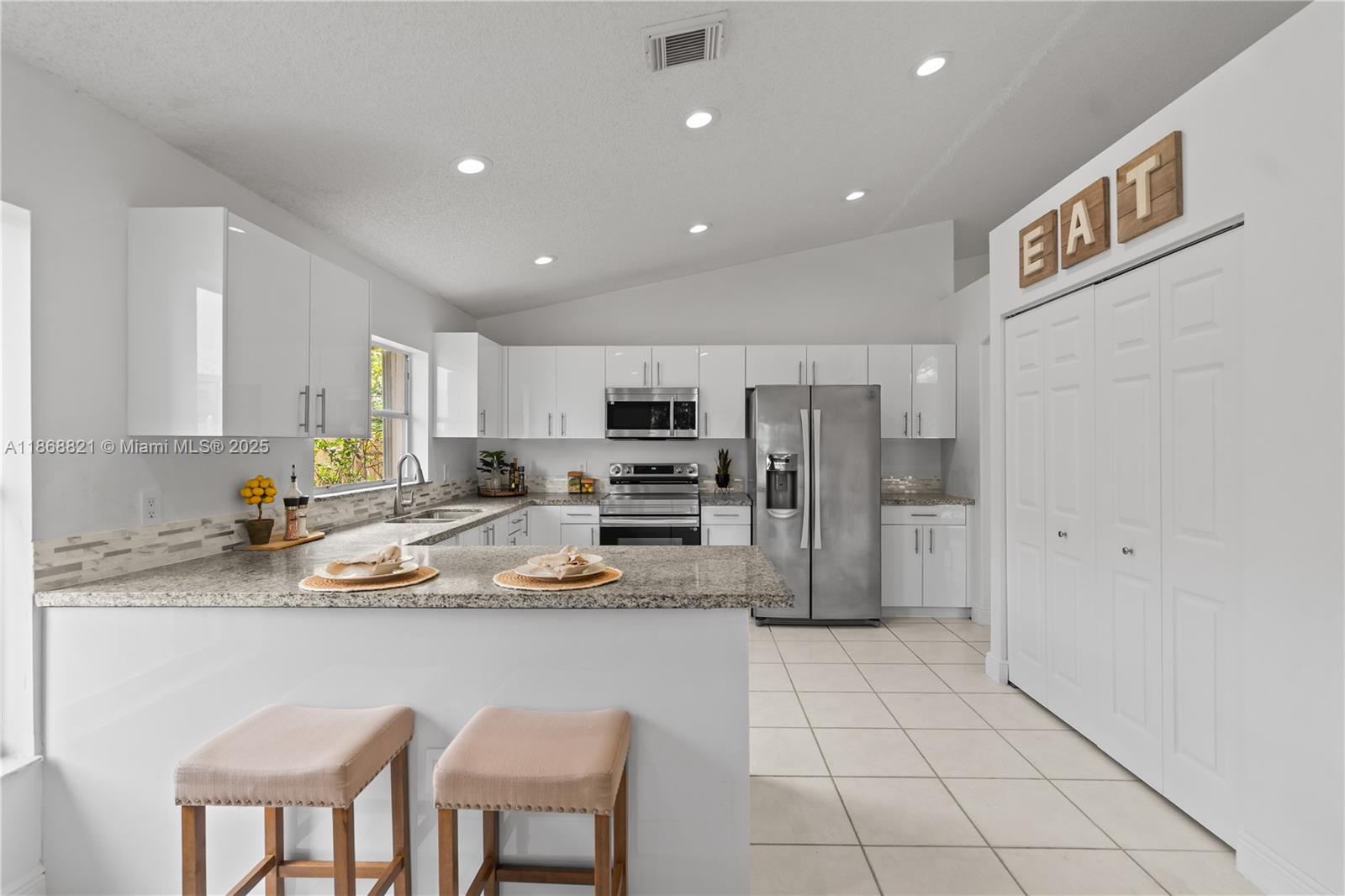 BANYAN OAKRIDGE PLAT - Residential