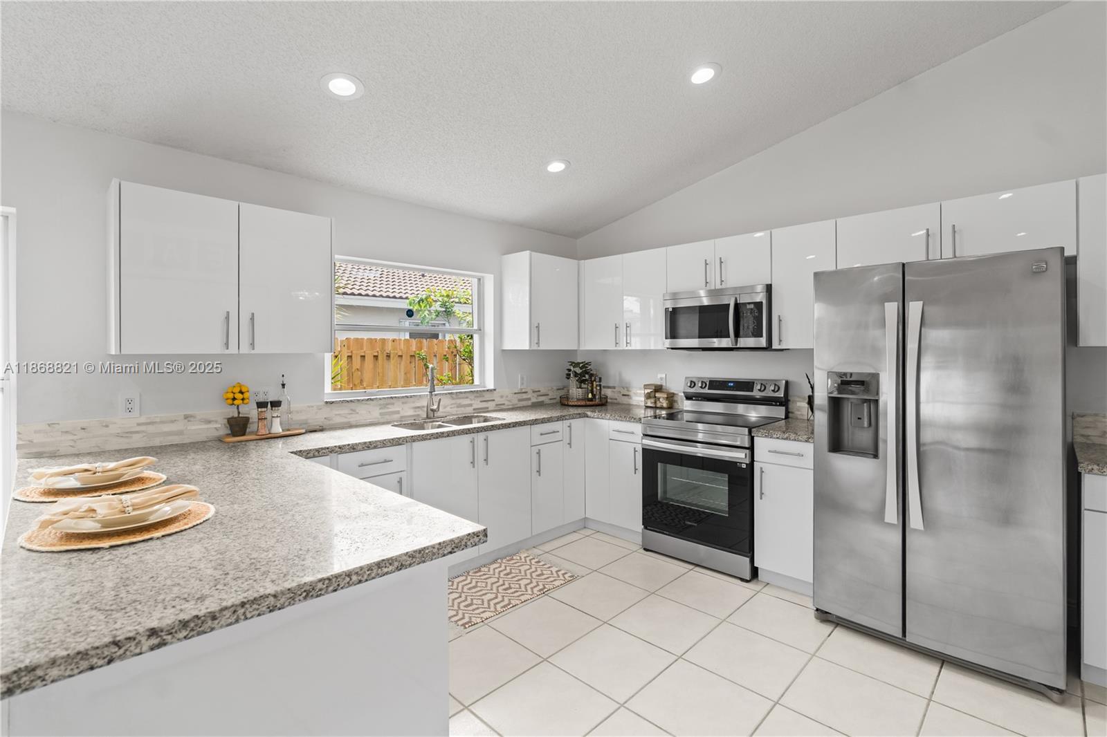 BANYAN OAKRIDGE PLAT - Residential