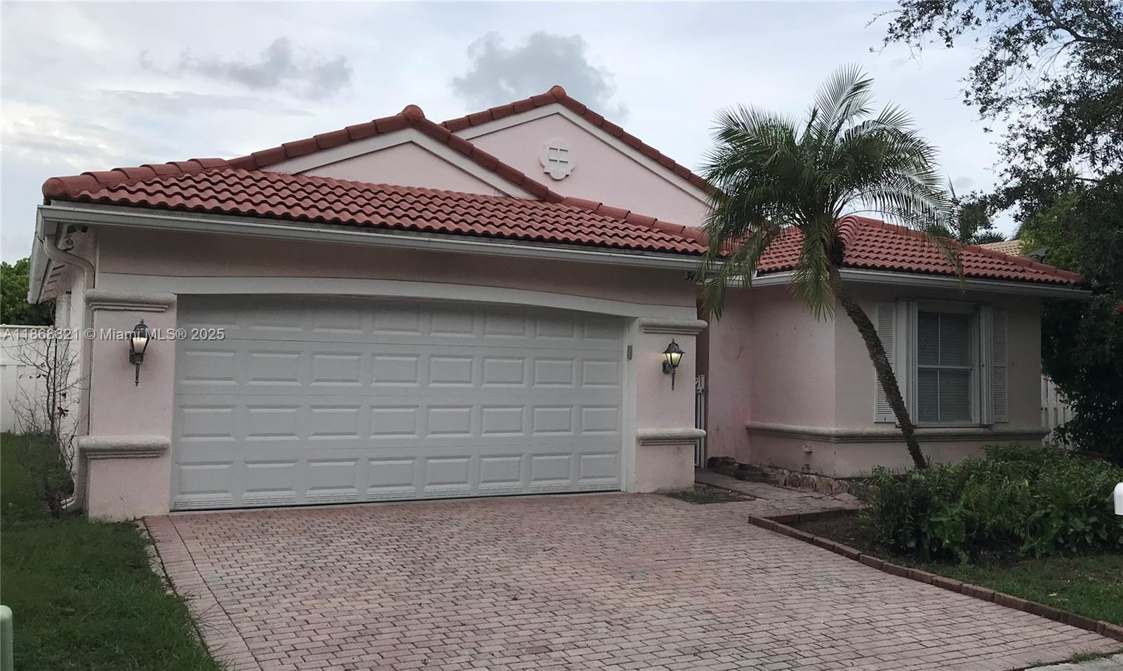 3439 SW 51st St