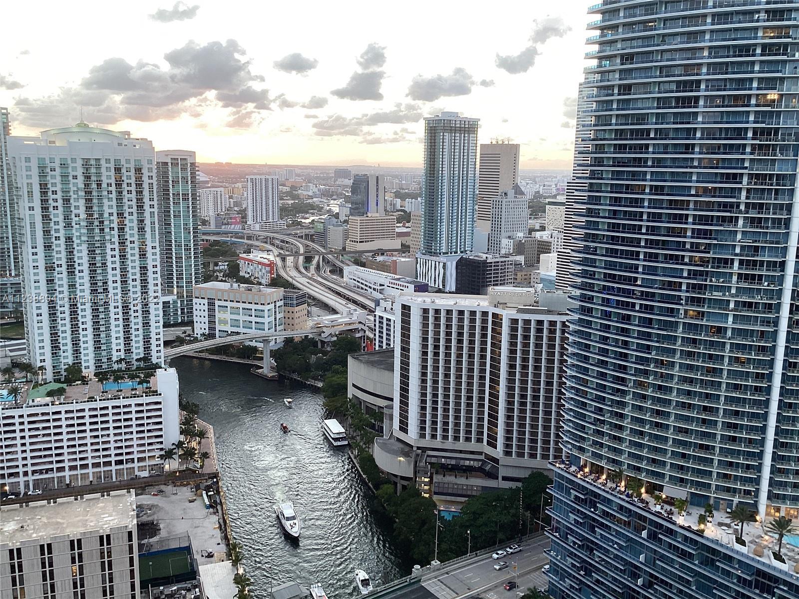 ICONBRICKELL CONDO NO 1 - Residential Lease
