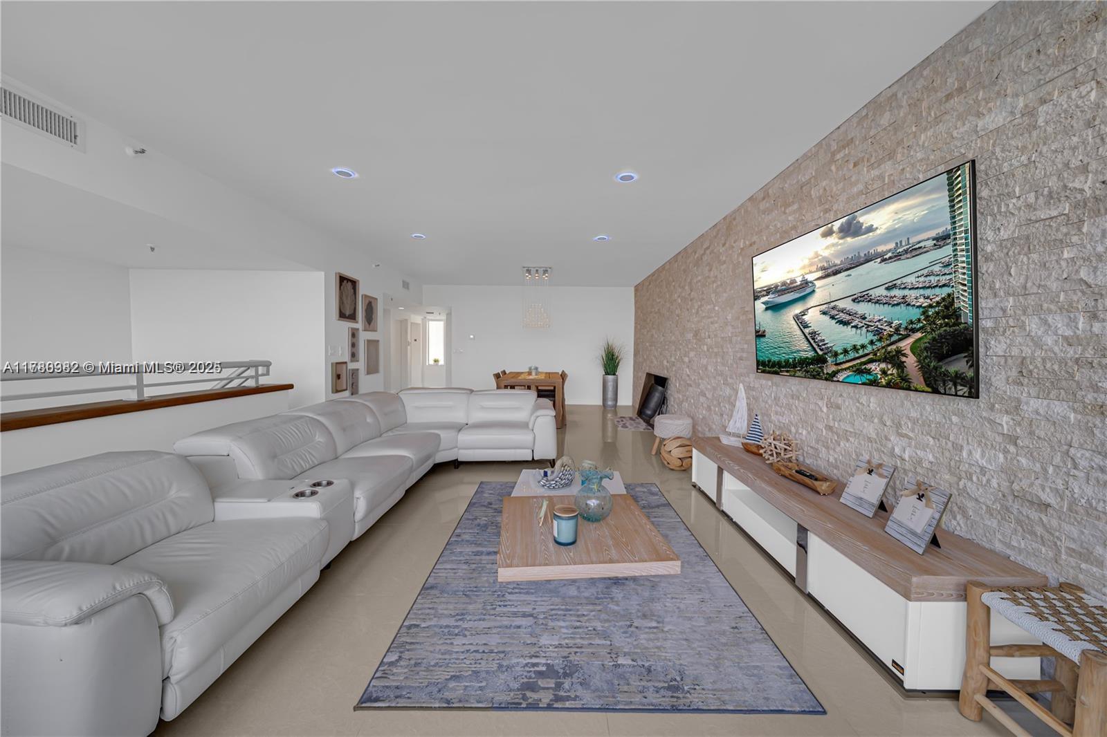 393 Poinciana Dr 1224
