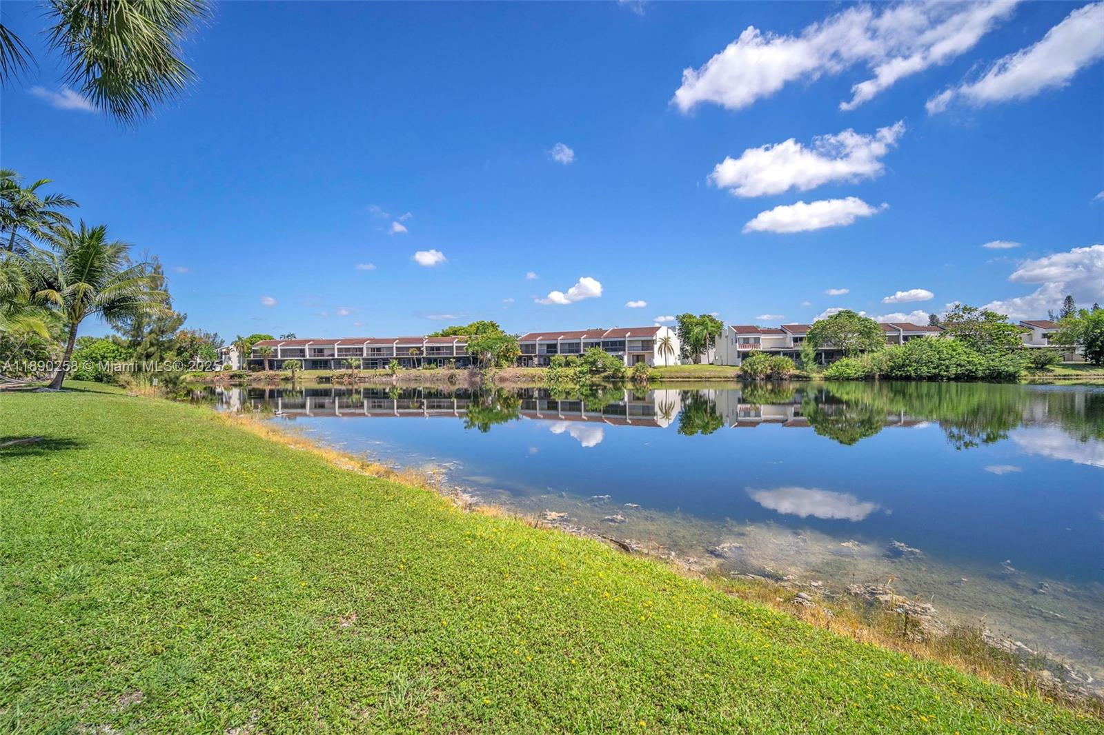 ISLES OF INVERRARY II CON - Residential