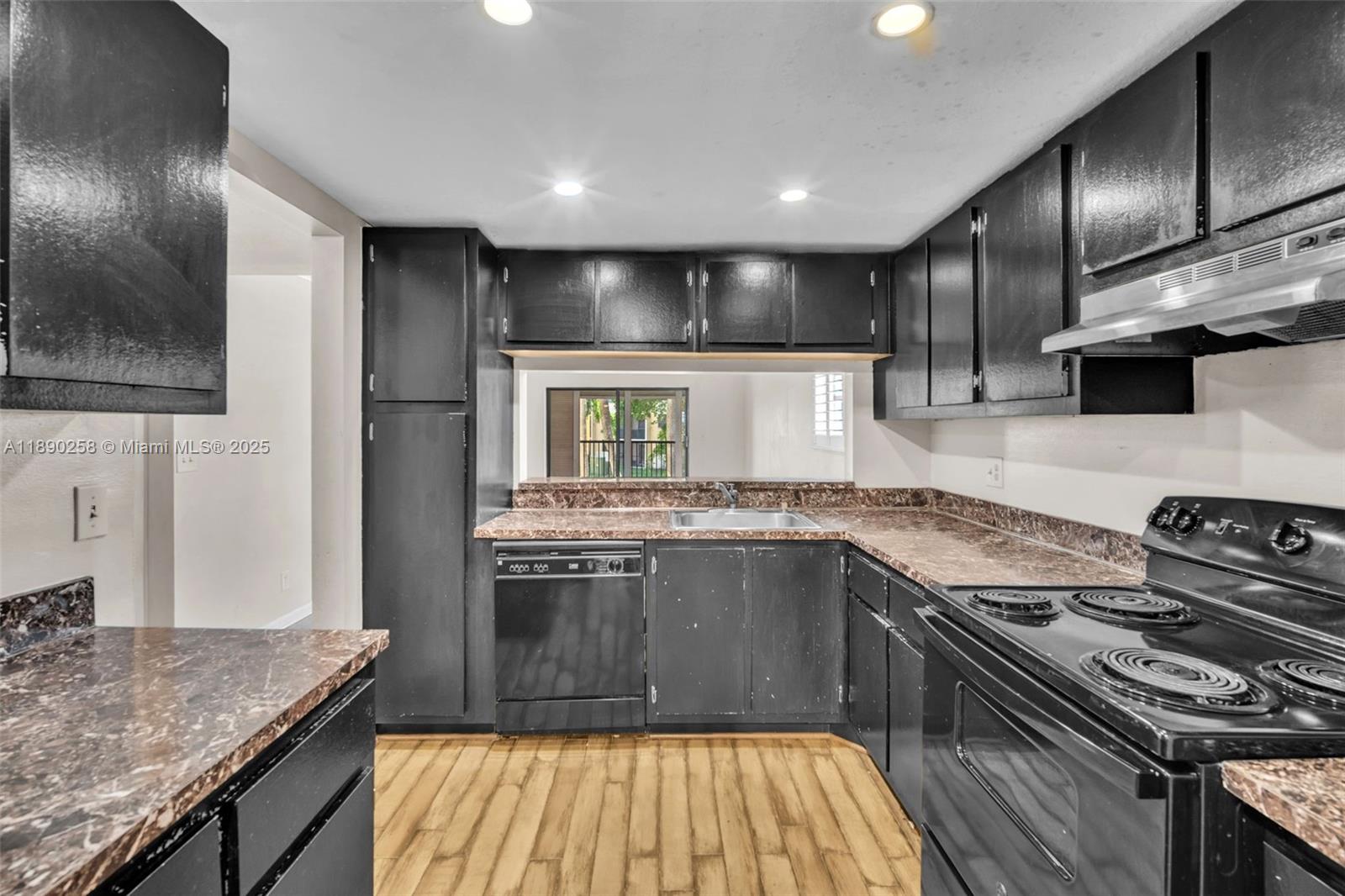 ISLES OF INVERRARY II CON - Residential