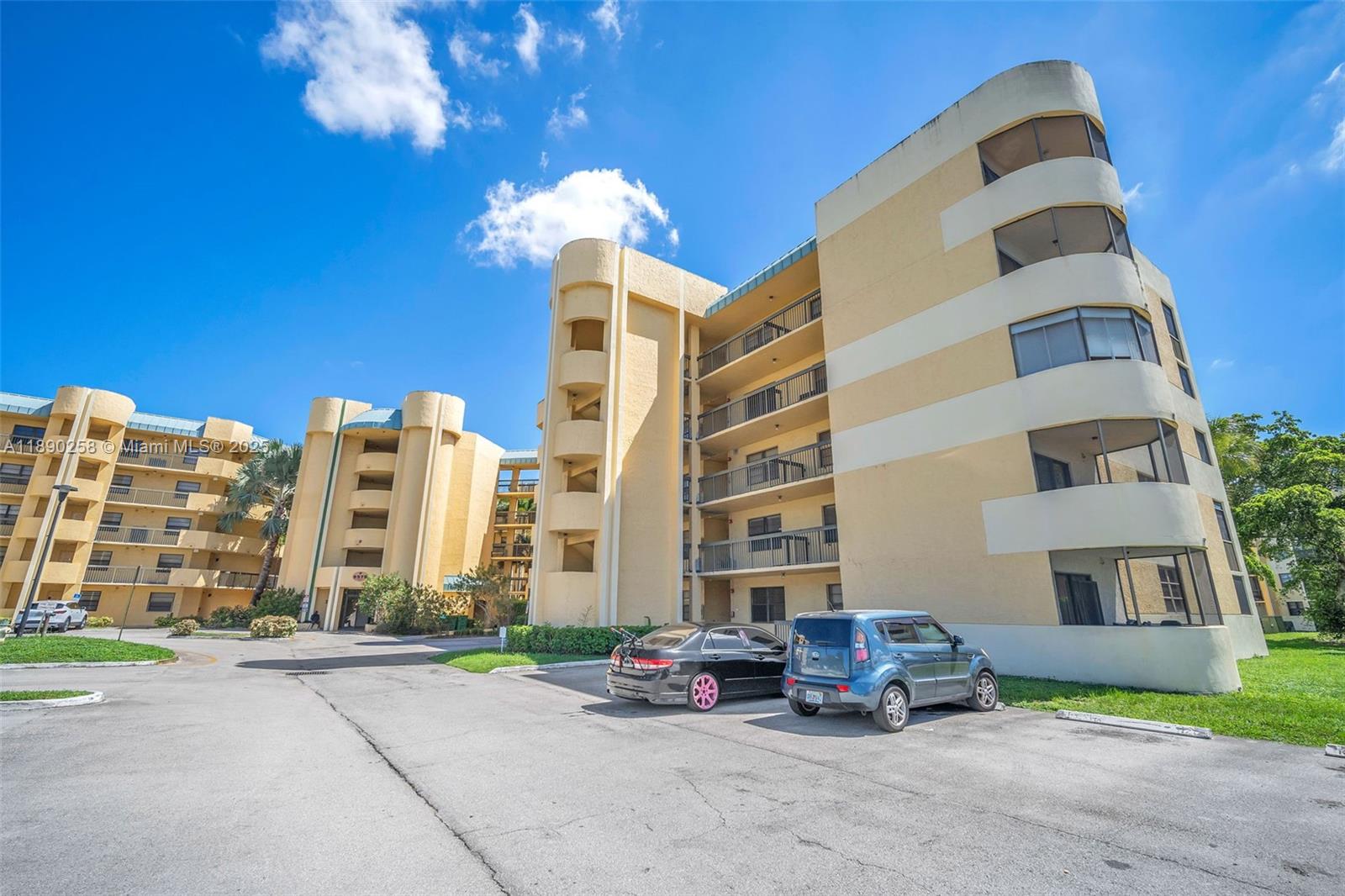 ISLES OF INVERRARY II CON - Residential