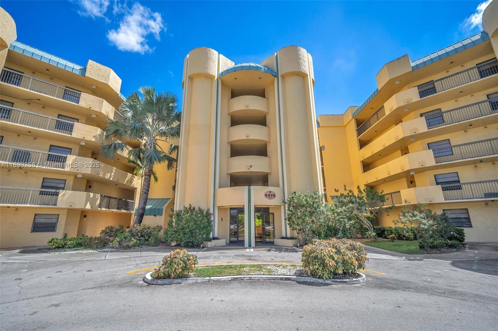ISLES OF INVERRARY II CON - Residential