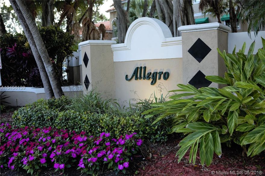 3 STORY TOWNHOUSE IN THE HEART OF SUNRISE. 4 BEDROOMS / 2.5 BATHROOMS WITH AN ATTACHED GARAGE. MUST SEE IT. PROPERTY FEATURES: OPEN KITCHEN WITH STAIN. STEAL APPLIANCES. LAKE VIEW FROM ALL 3 FLOORS, UPDATED KITCHEN & much more