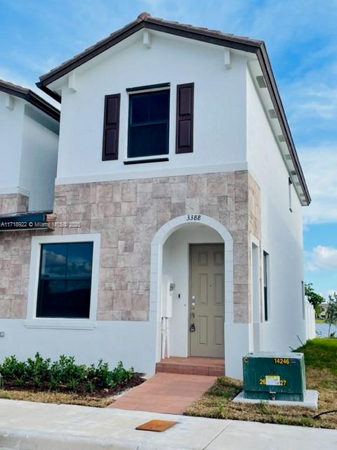AQUABELLA NORTH - Residential Lease