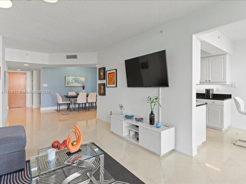 SOUTH TOWER AT THE POINT - Residential