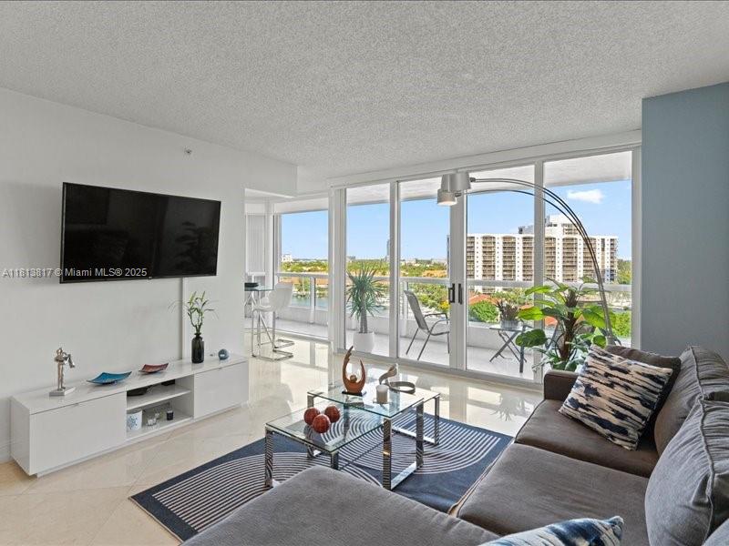 SOUTH TOWER AT THE POINT - Residential