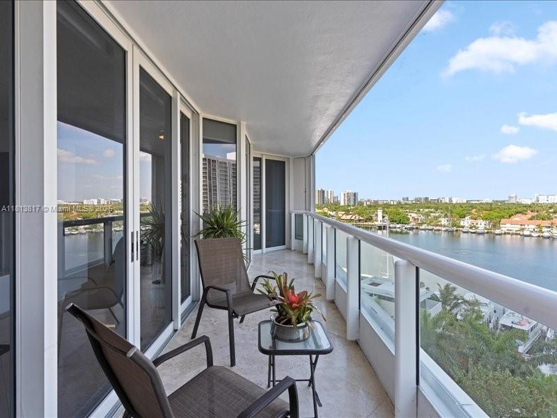 SOUTH TOWER AT THE POINT - Residential