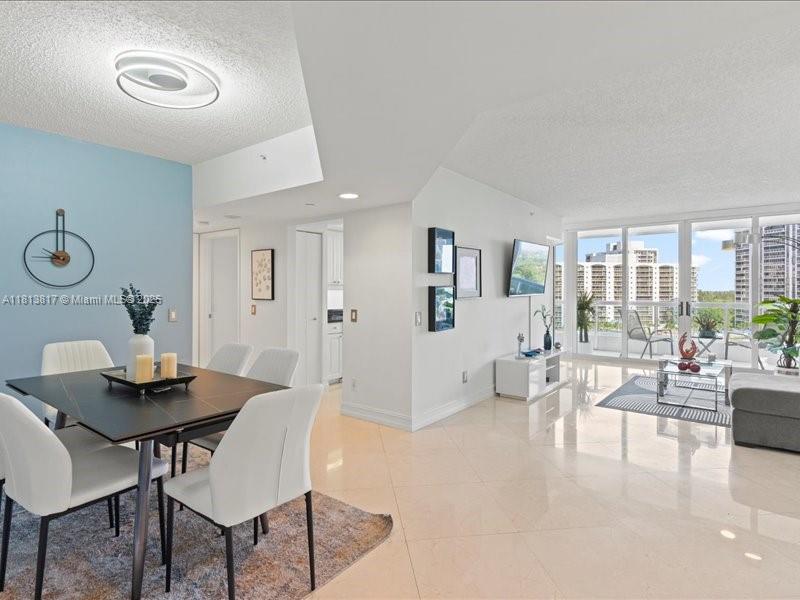 SOUTH TOWER AT THE POINT - Residential