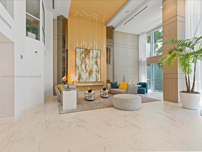 SOUTH TOWER AT THE POINT - Residential