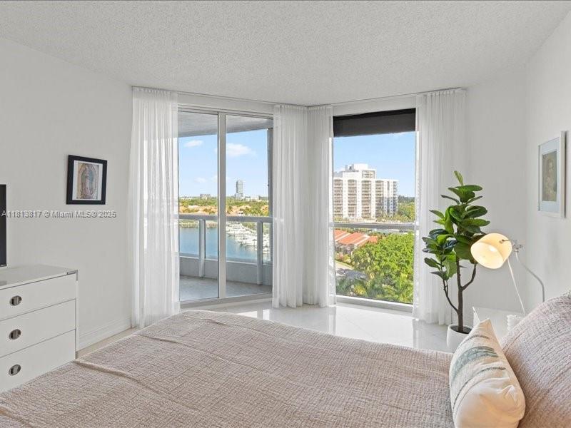 SOUTH TOWER AT THE POINT - Residential