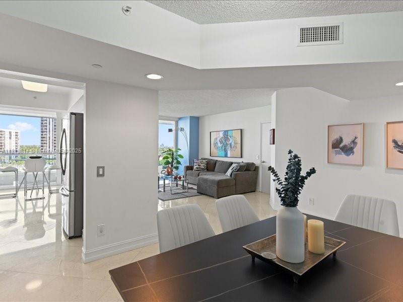 SOUTH TOWER AT THE POINT - Residential