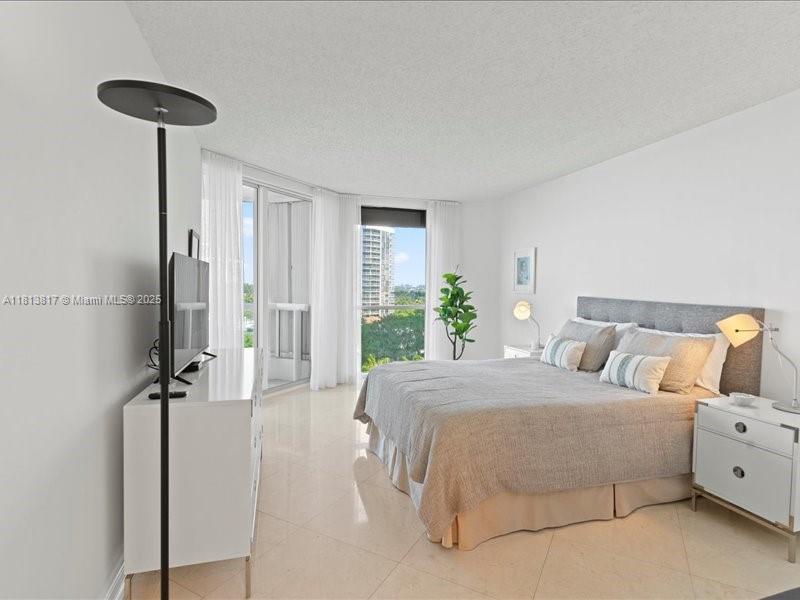 SOUTH TOWER AT THE POINT - Residential