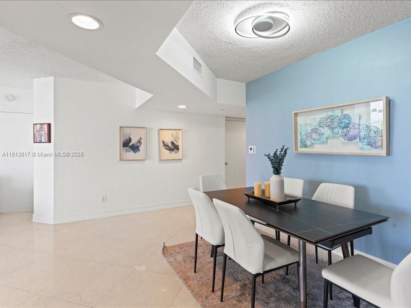 SOUTH TOWER AT THE POINT - Residential