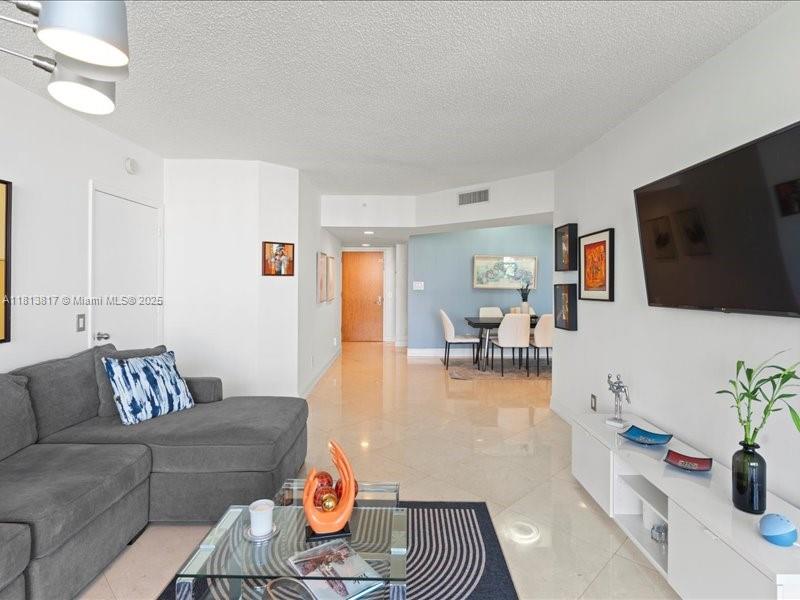 SOUTH TOWER AT THE POINT - Residential