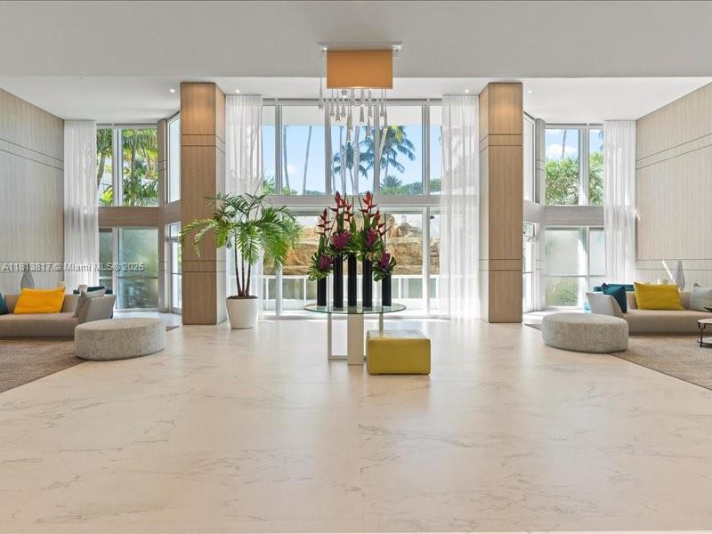 SOUTH TOWER AT THE POINT - Residential