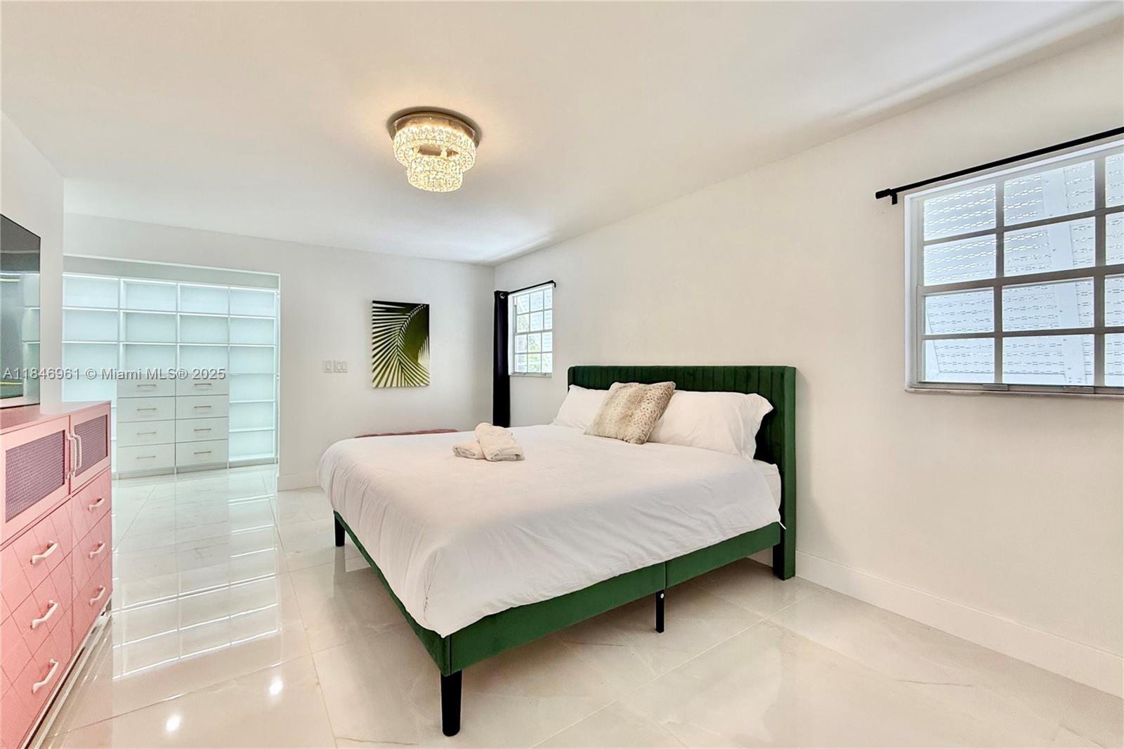 MIDDLE RIVER MANOR - Residential