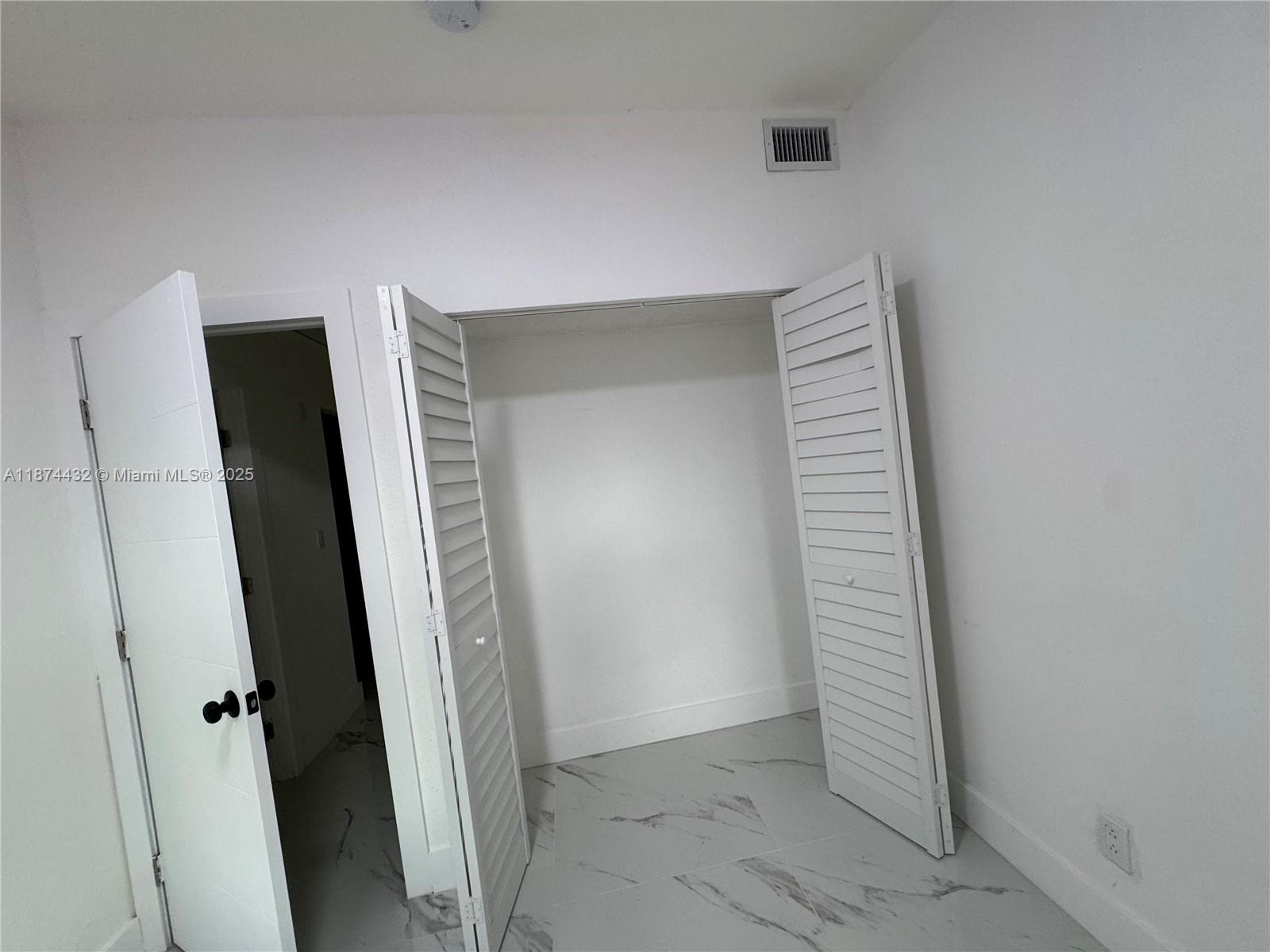 VISTA VERDE CLUSTERS UNIT - Residential