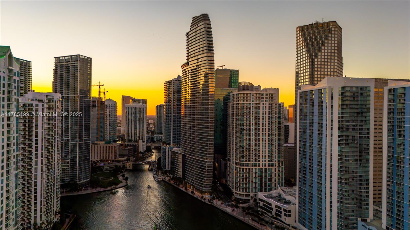 ASTON MARTIN RESIDENCES - Residential