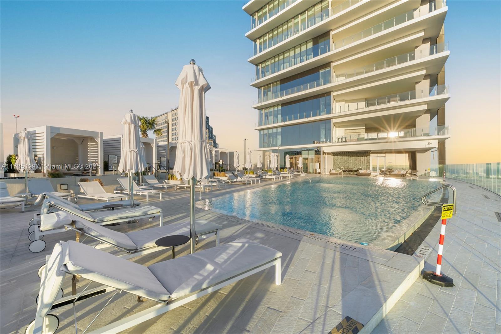 ASTON MARTIN RESIDENCES - Residential