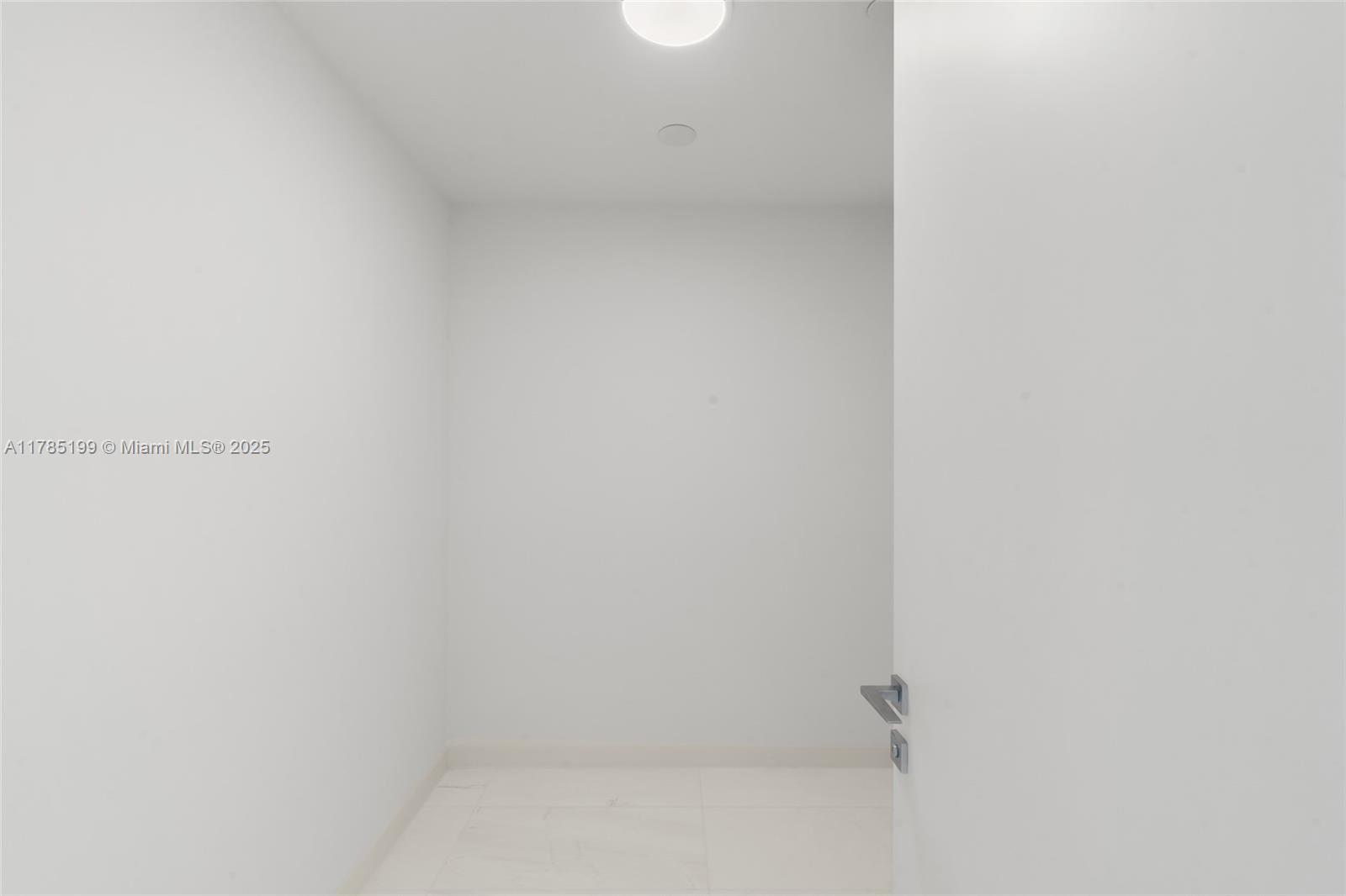 ASTON MARTIN RESIDENCES - Residential