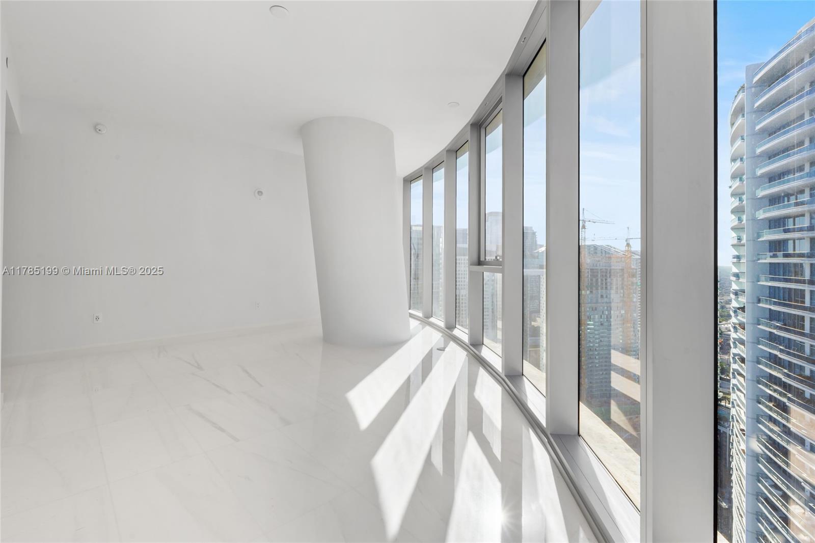 ASTON MARTIN RESIDENCES - Residential