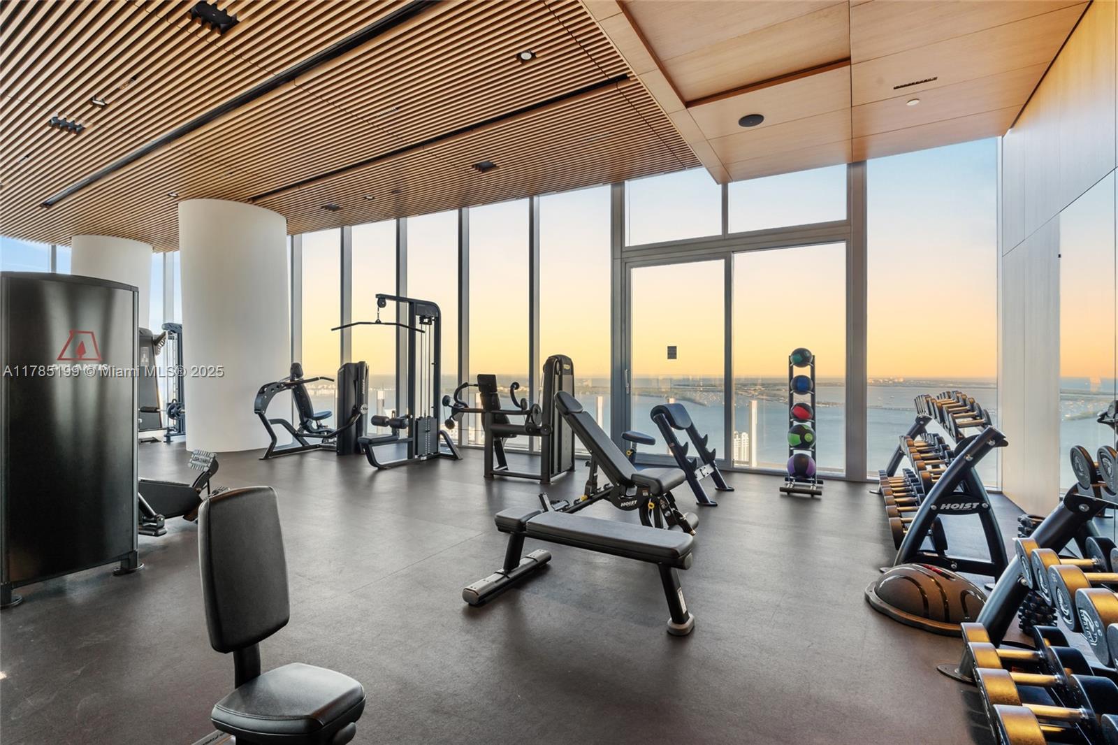 ASTON MARTIN RESIDENCES - Residential