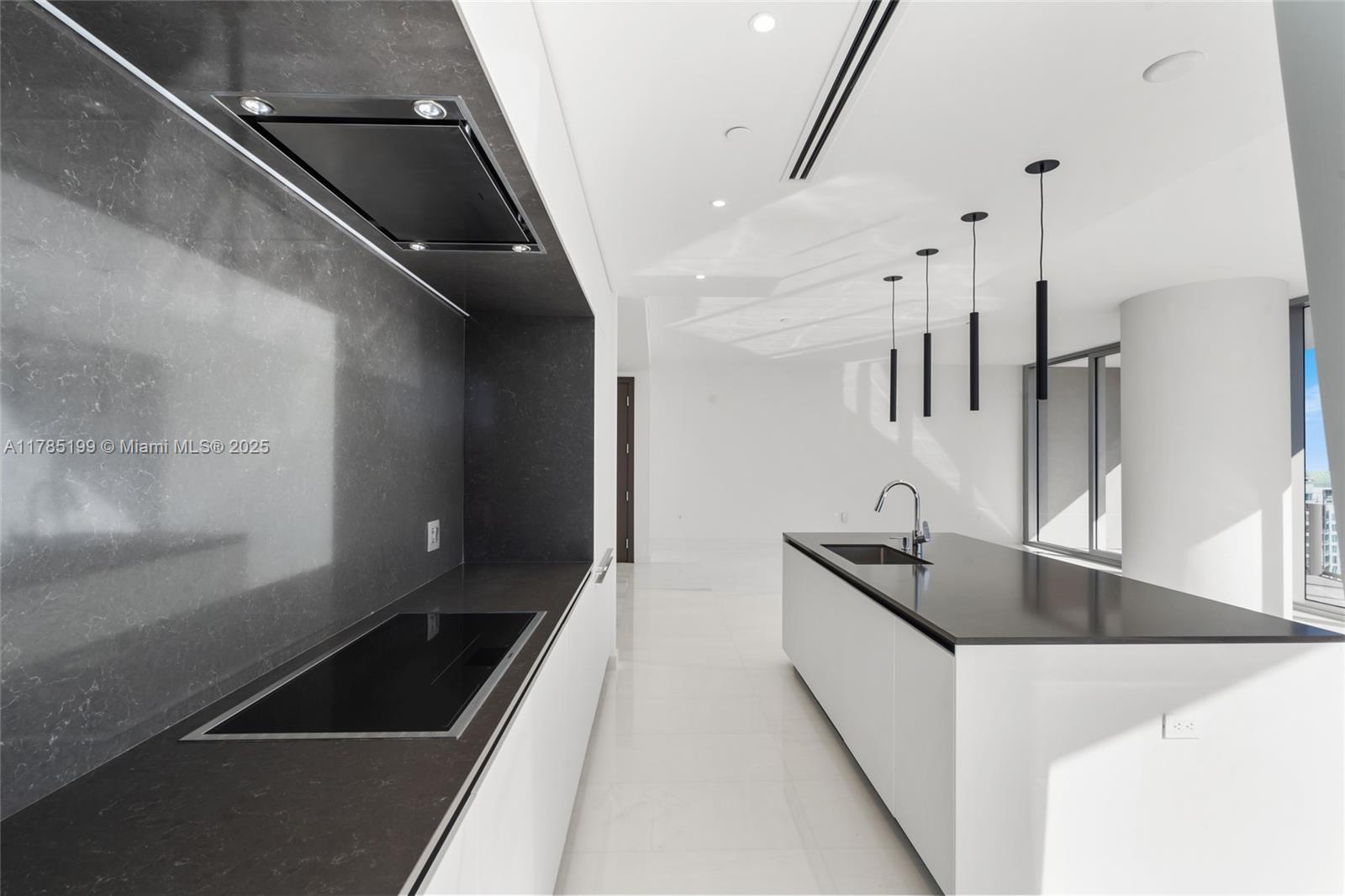 ASTON MARTIN RESIDENCES - Residential