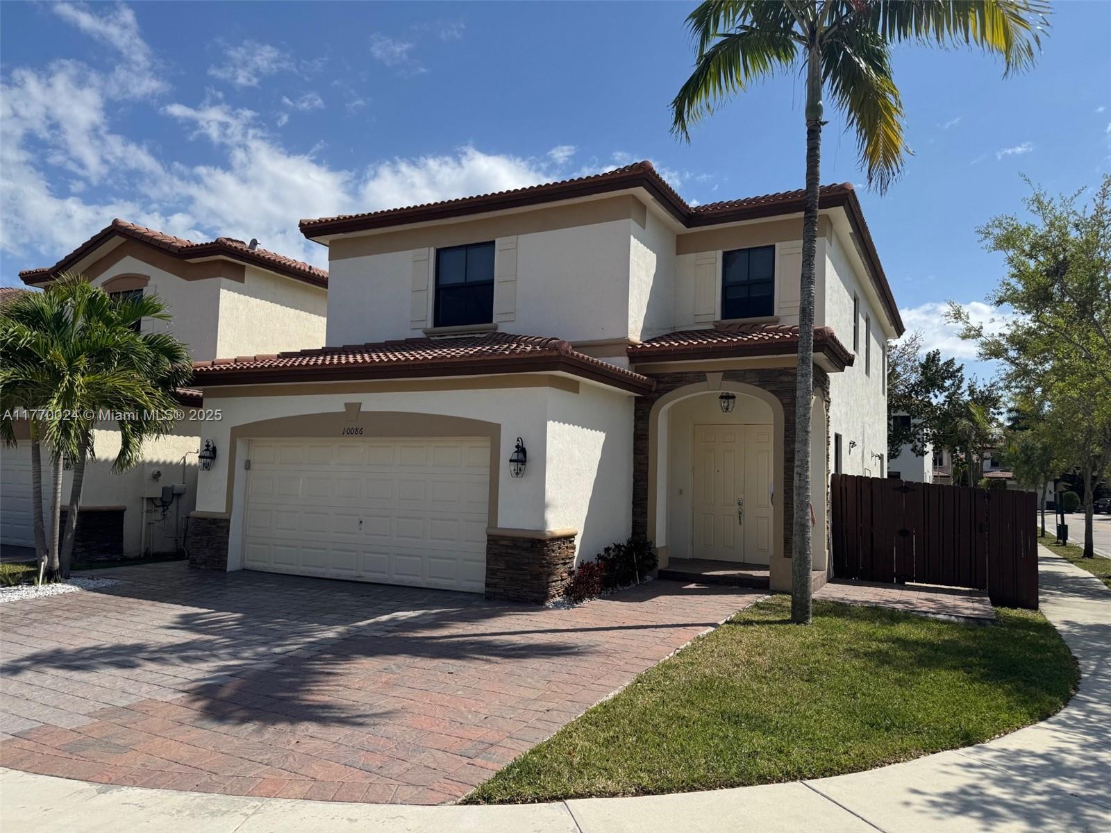 Property for Sale at 10086 Nw 89th Ter, Doral, Miami-Dade County, Florida - Bedrooms: 3 
Bathrooms: 3  - $1,100,000