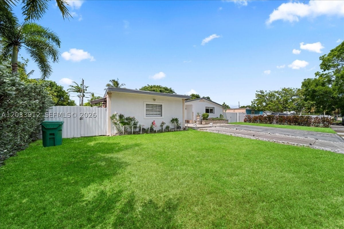 9915 Santos Dr