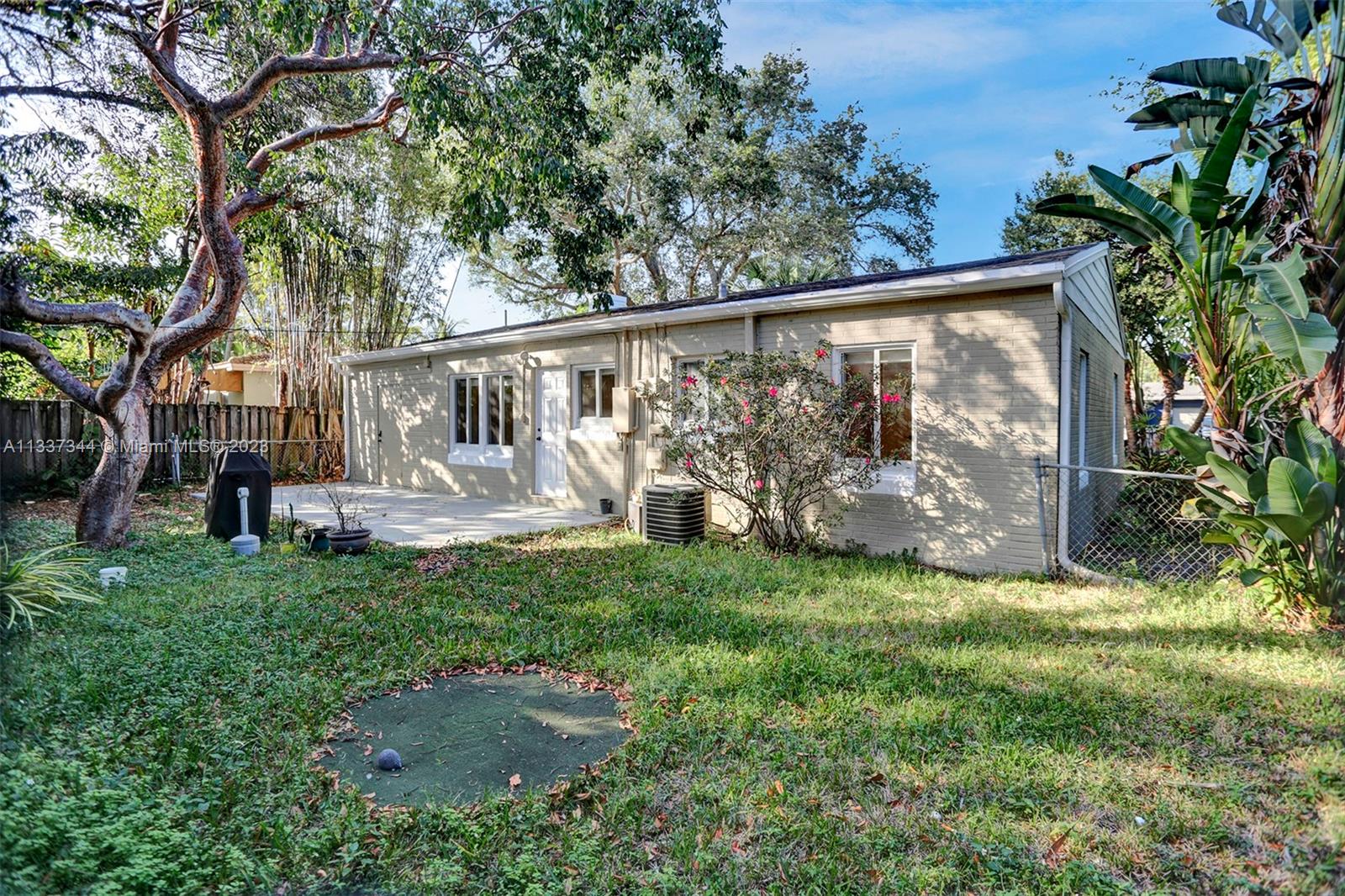 LAUDERDALE PINES - Residential Lease