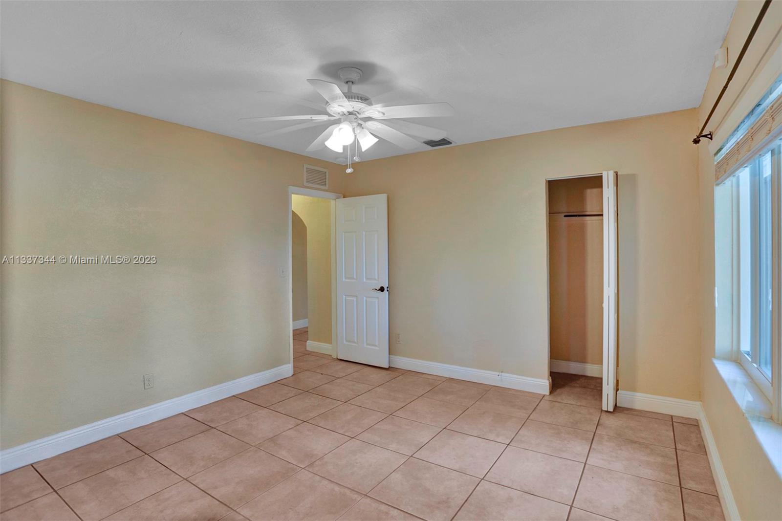 LAUDERDALE PINES - Residential Lease