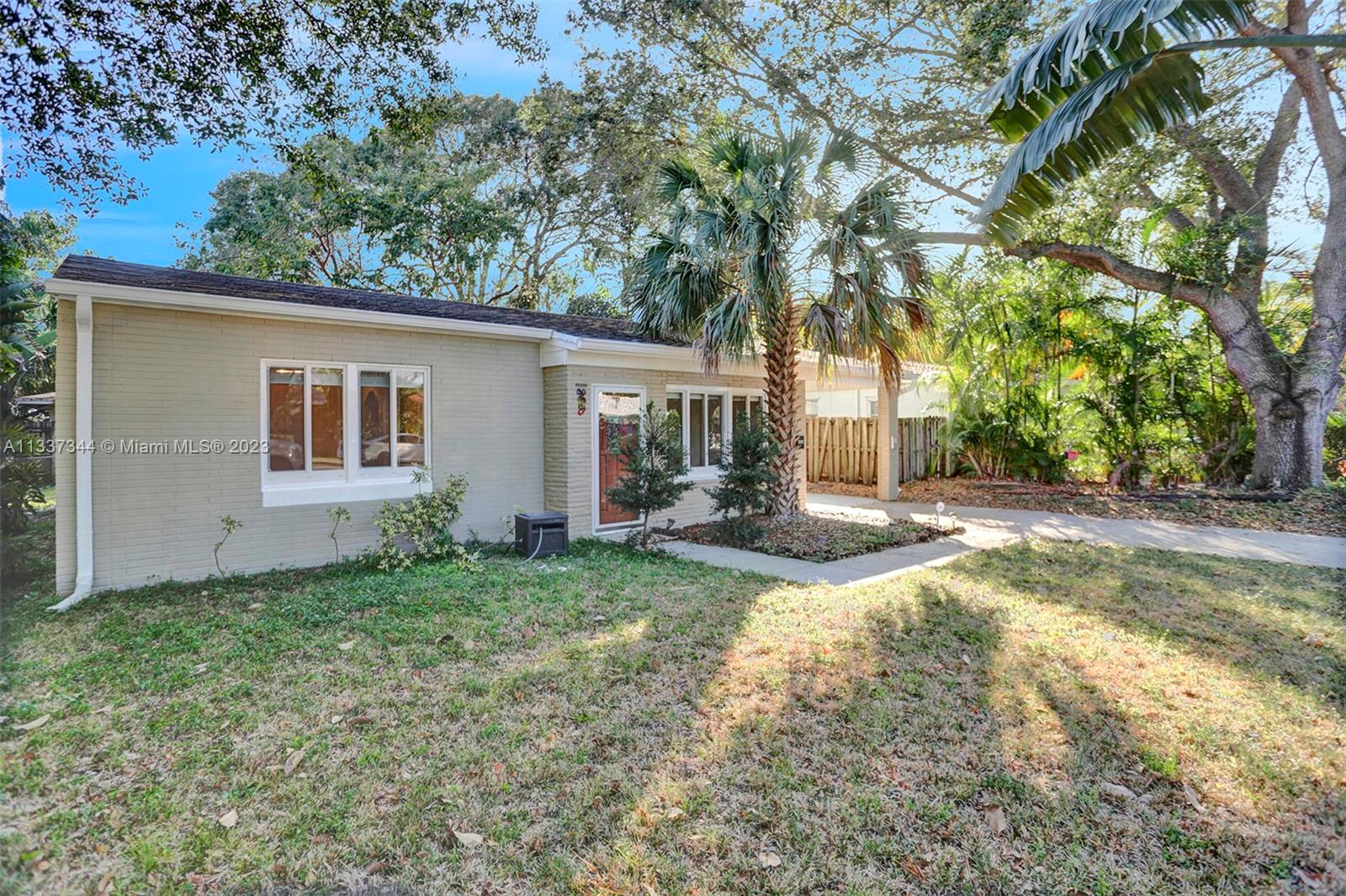 LAUDERDALE PINES - Residential Lease