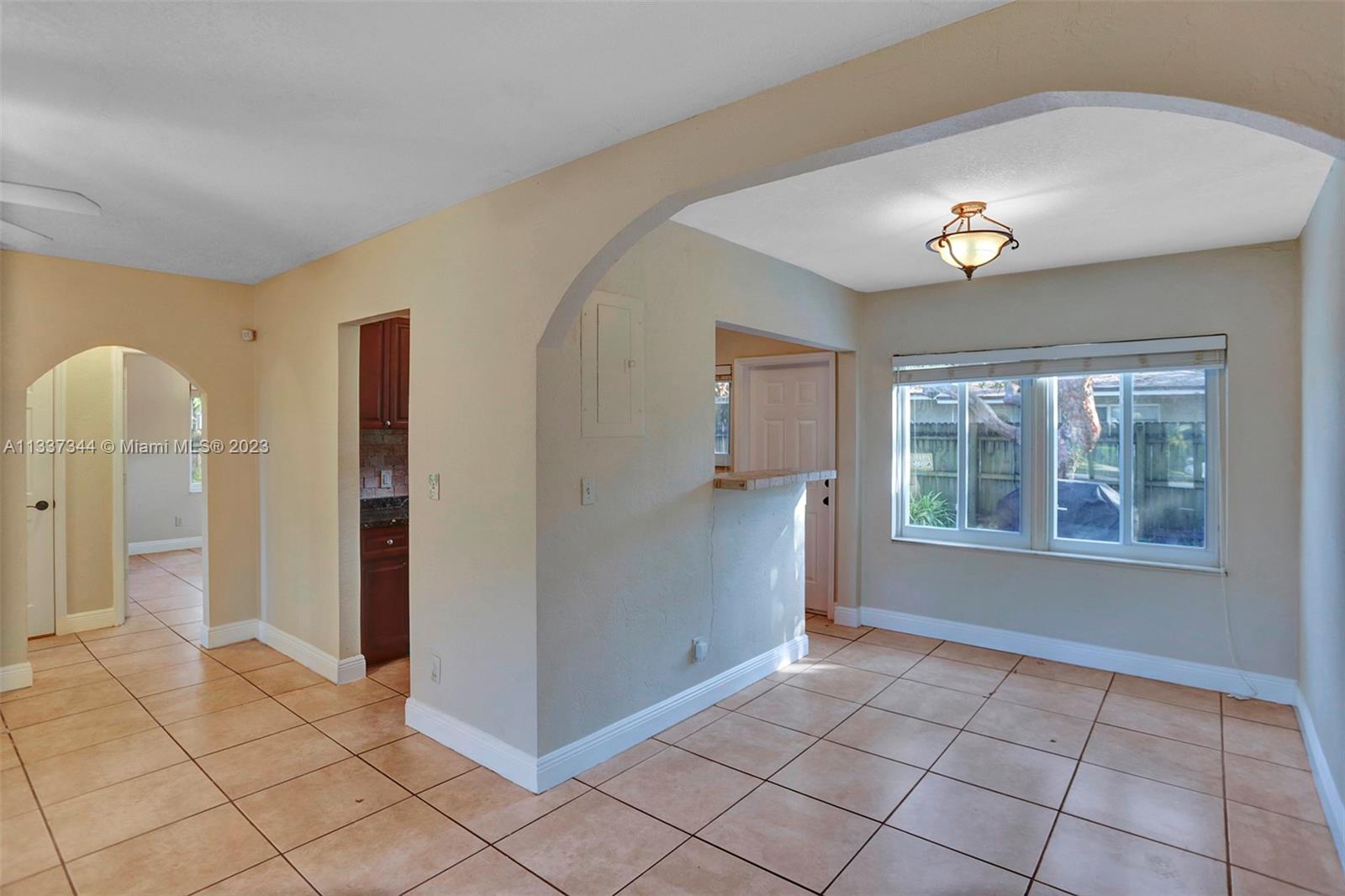 LAUDERDALE PINES - Residential Lease