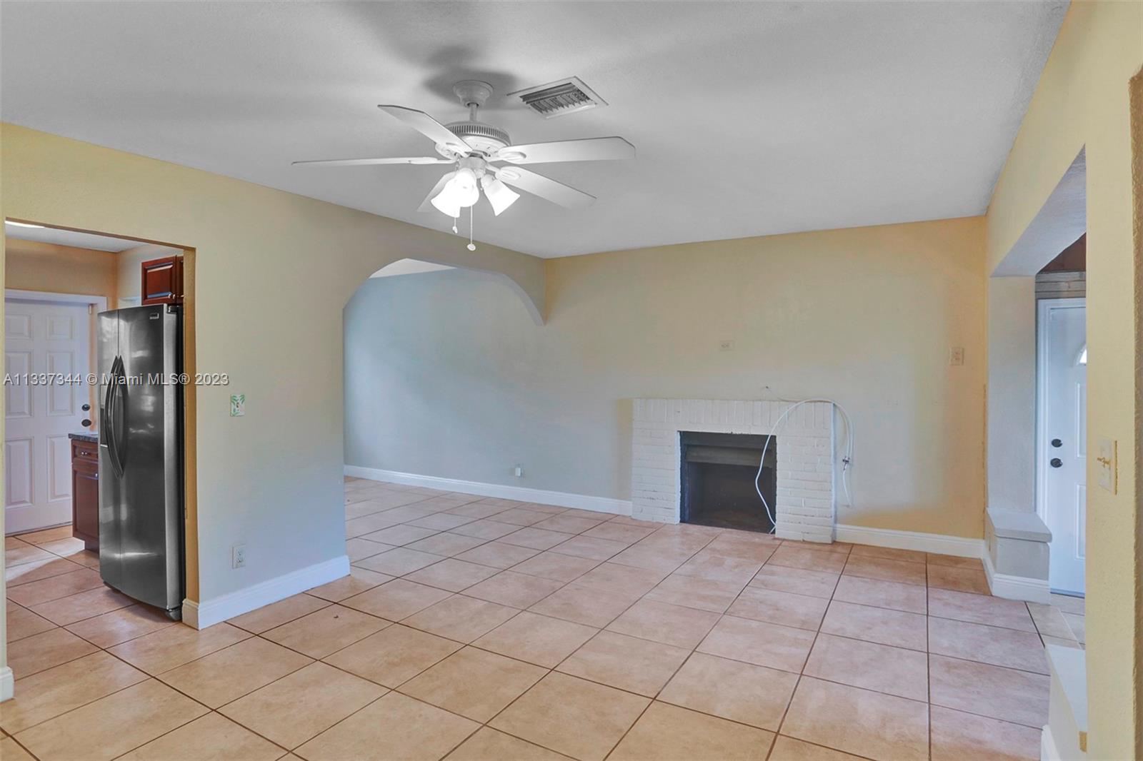 LAUDERDALE PINES - Residential Lease