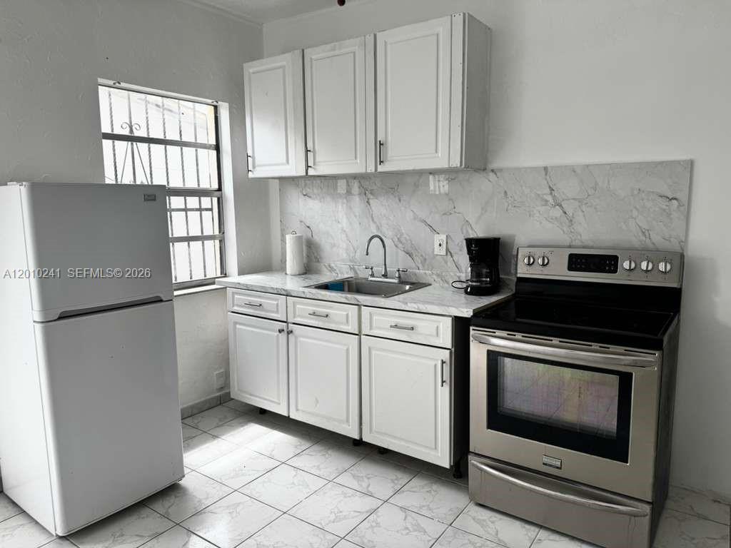 TAMIAMI HIGHLANDS - Residential Income