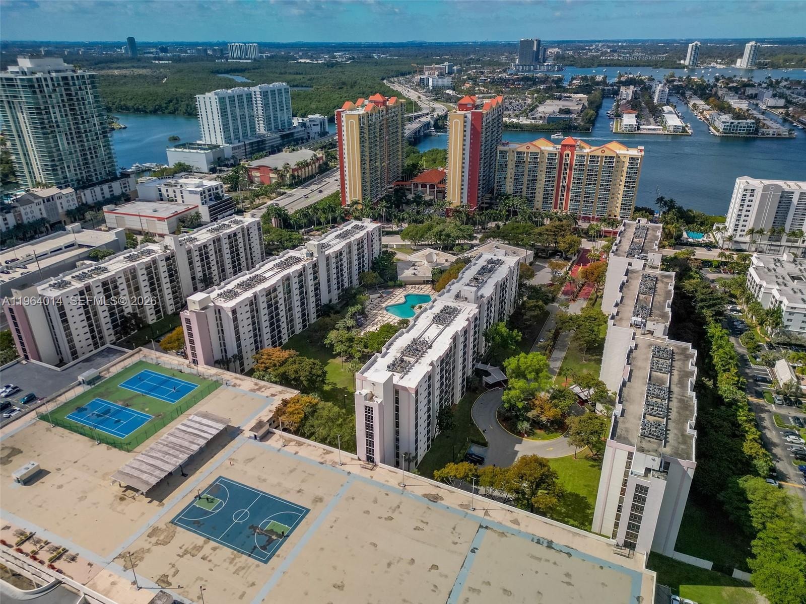 PLAZA OF AMERICAS CONDO P - Residential