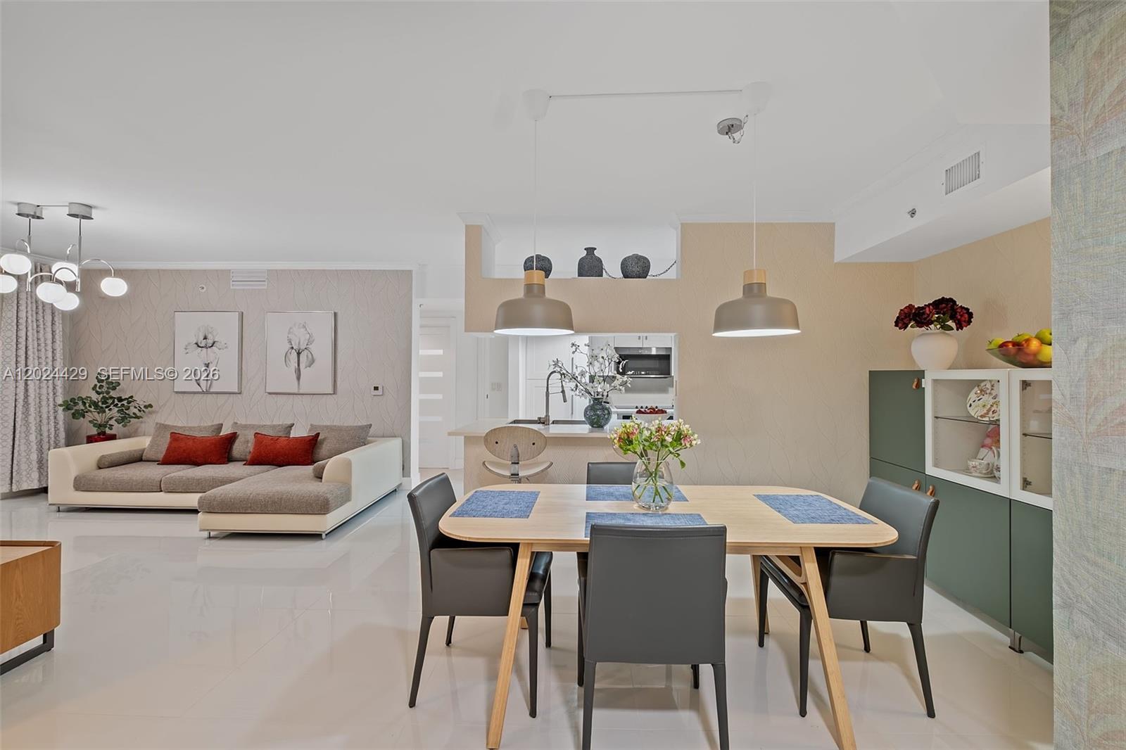 PORTO BELLAGIO CONDO - Residential