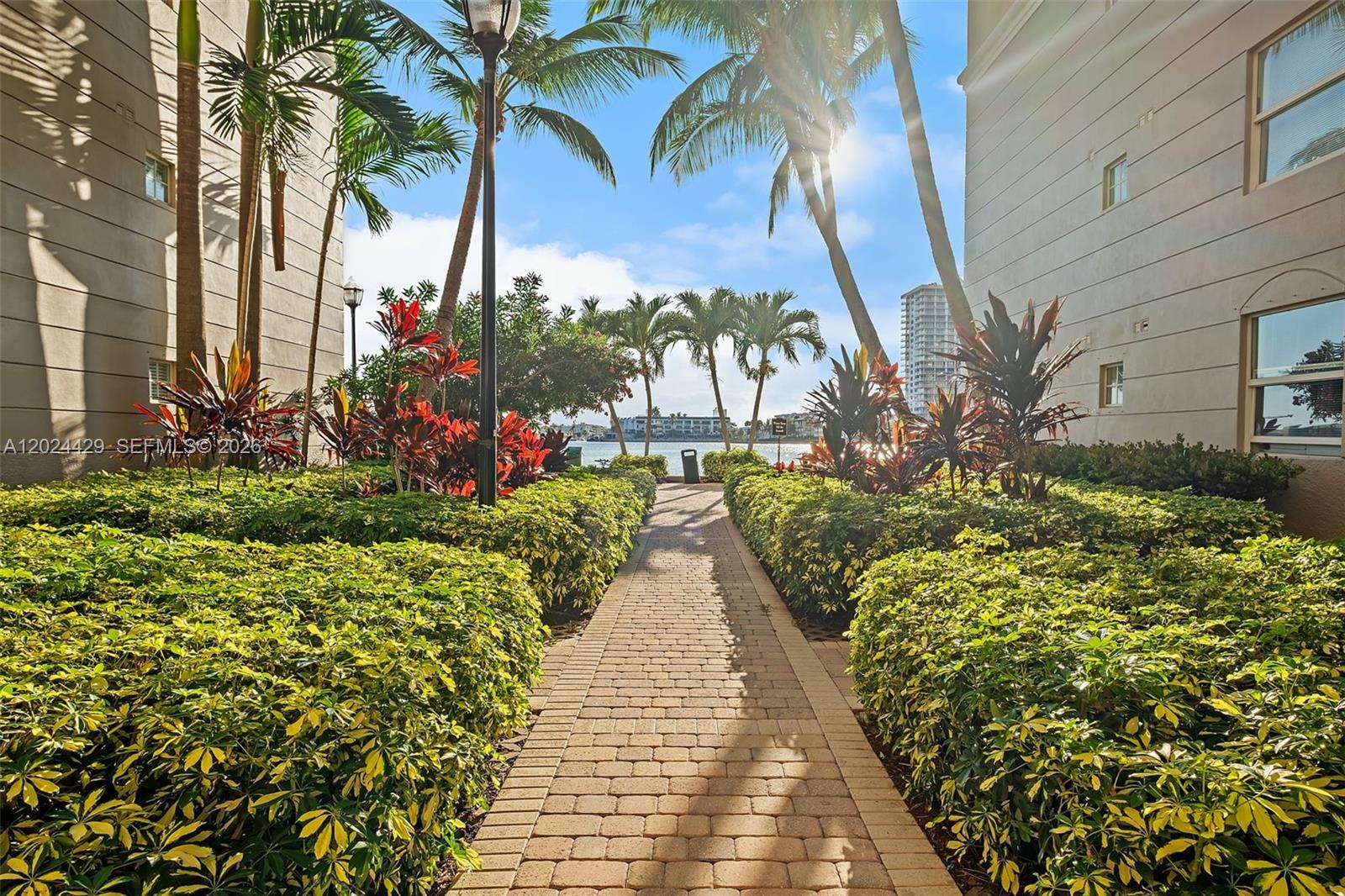 PORTO BELLAGIO CONDO - Residential