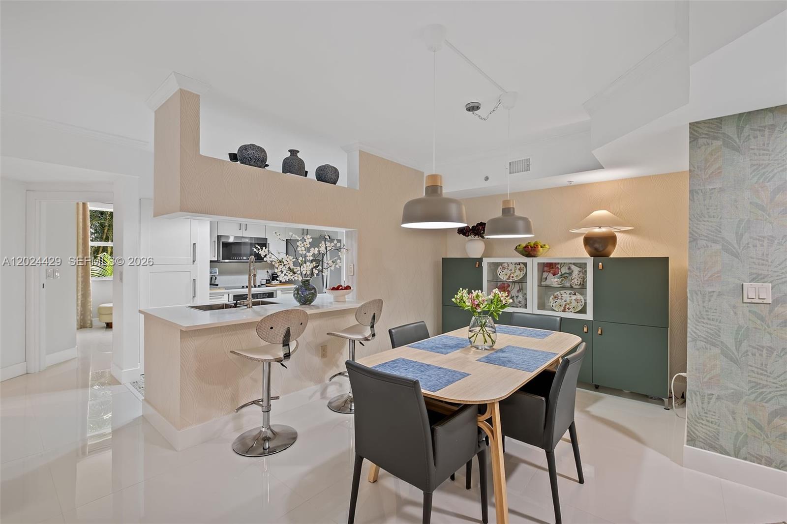 PORTO BELLAGIO CONDO - Residential