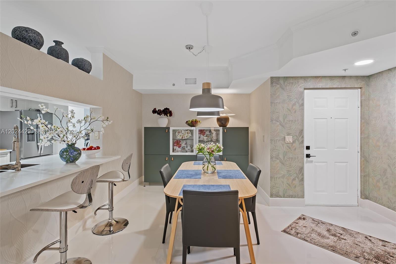 PORTO BELLAGIO CONDO - Residential